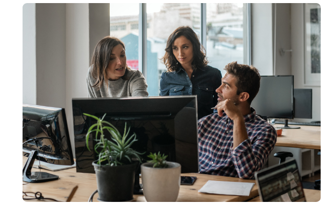 Agenzia di content marketing al lavoro